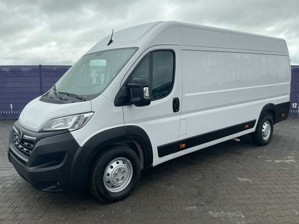 Opel Movano